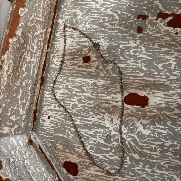 Elegant Silver Chain Necklace - Picture 5 of 12